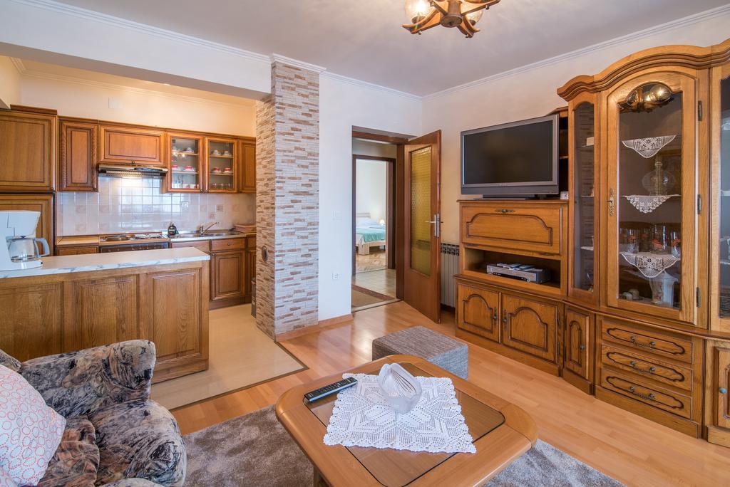 Apartman Slavko Krk Town Exterior foto